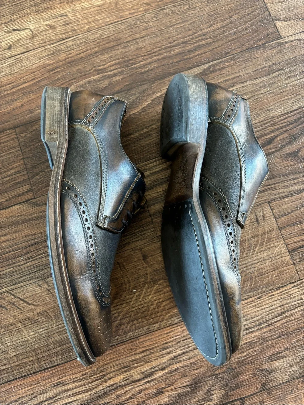 John Varvatos College Distressed Leather Wingtip Derby Oxfords 9.5